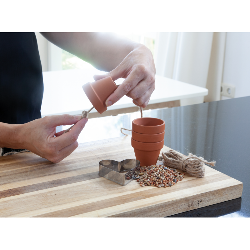 Bird Patrol, Maak zelf voederklokjes voor buitenvogels